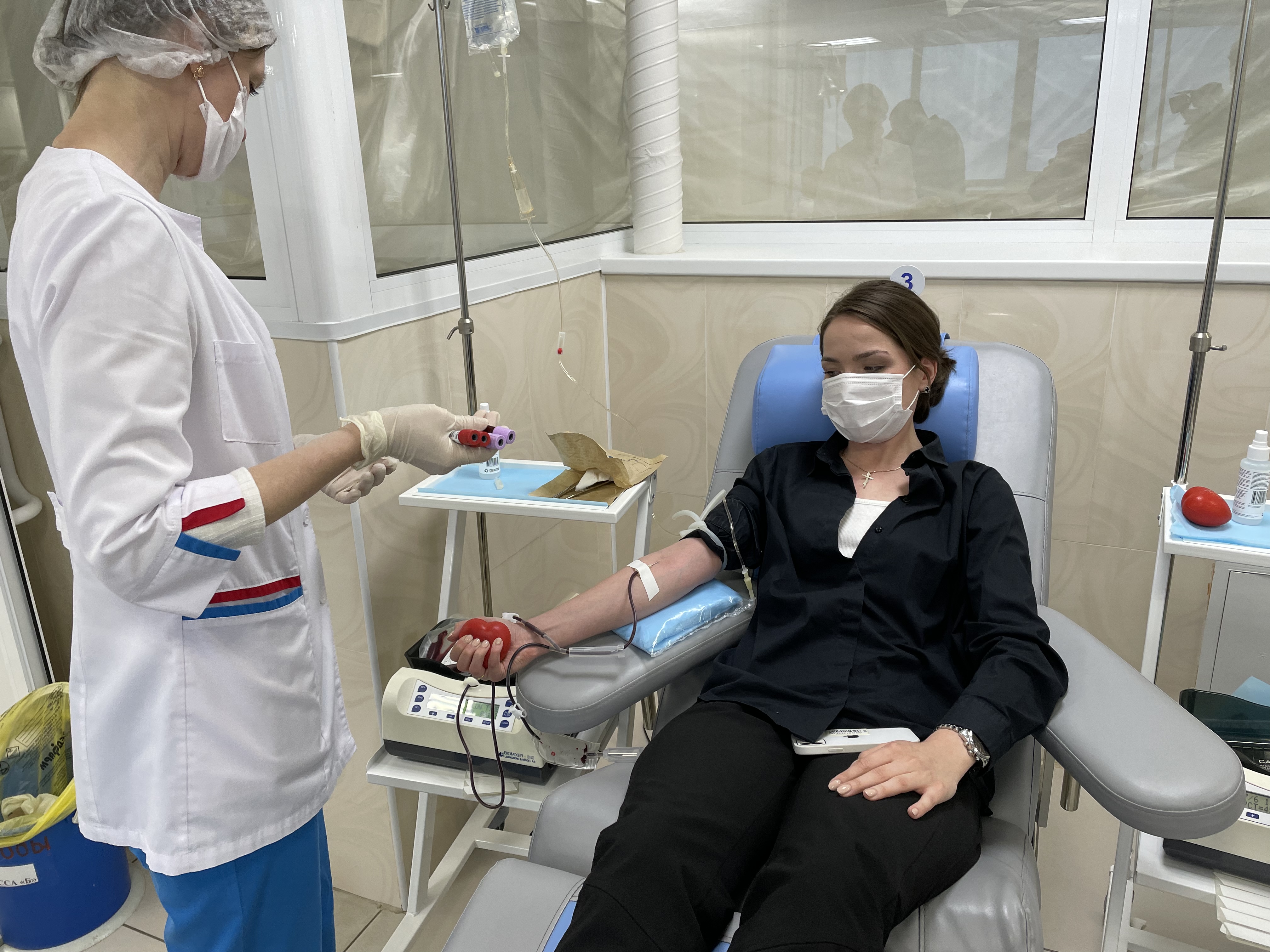 Депутаты гордумы Екатеринбурга стали донорами крови